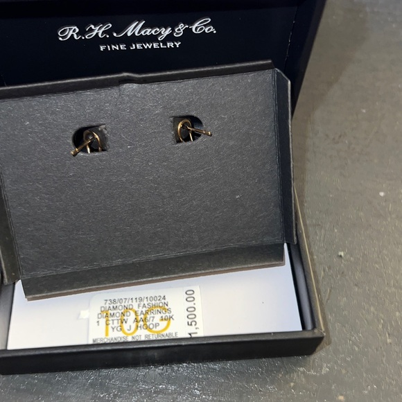 R.H Macy&Co fine jewelry diamond earrings - Picture 9 of 15